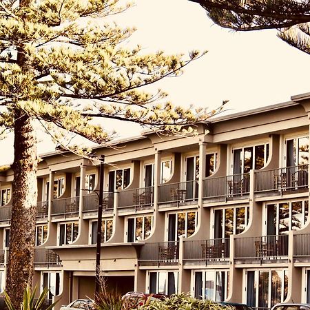 The Nautilus Hotel Napier Bagian luar foto The Surf Hotel