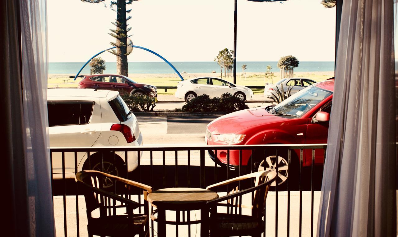 The Nautilus Hotel Napier Bagian luar foto View from the balcony of a room at the hotel