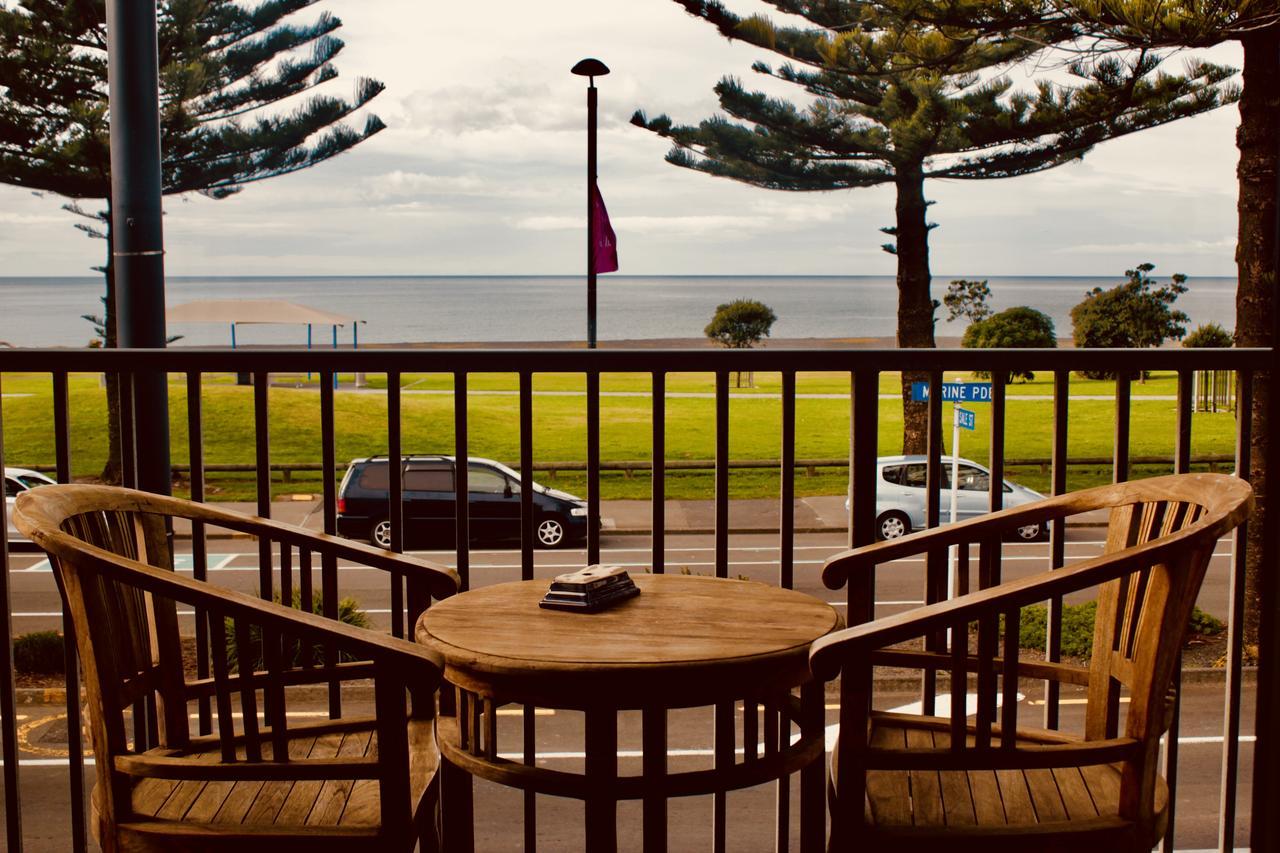 The Nautilus Hotel Napier Bagian luar foto View from the balcony of the hotel