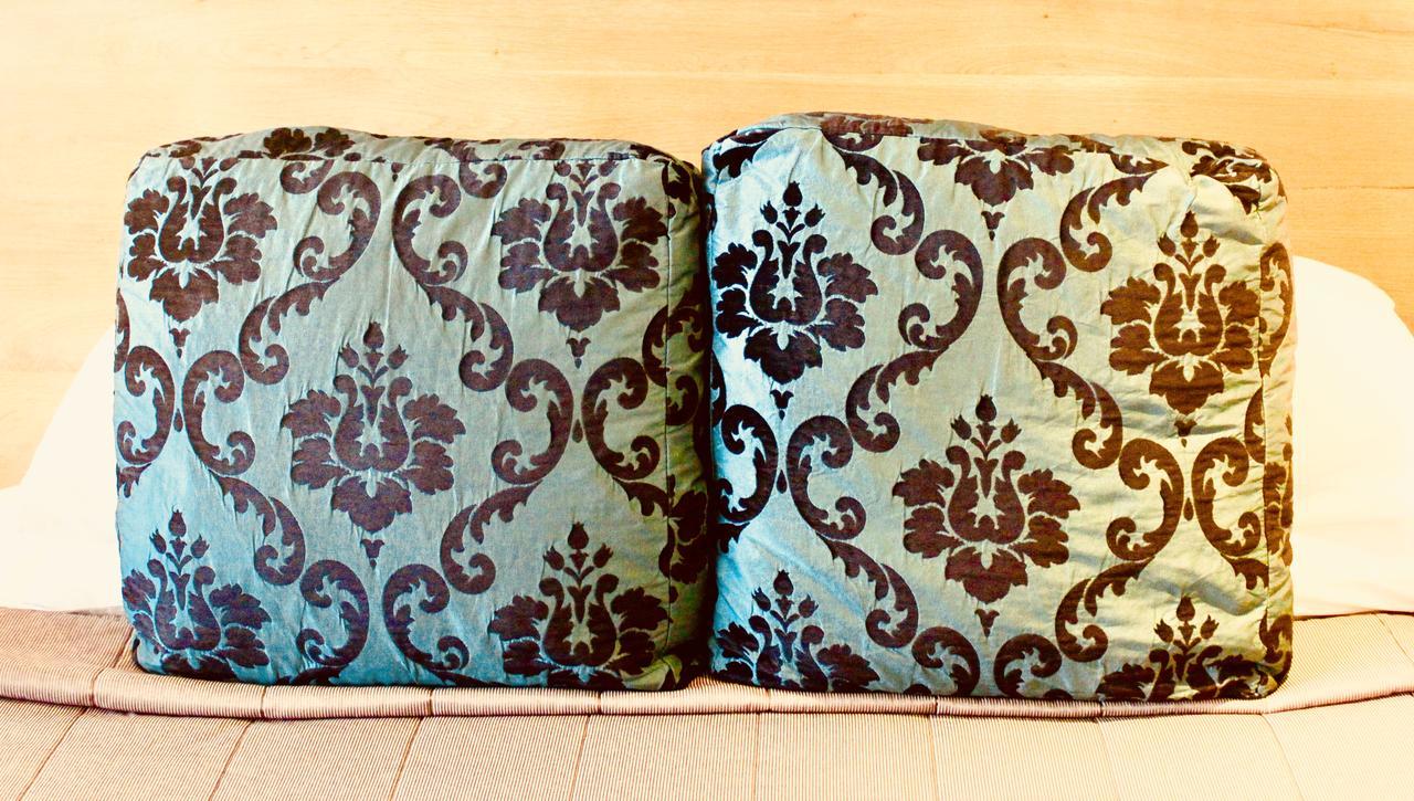 The Nautilus Hotel Napier Bagian luar foto A pair of cushions