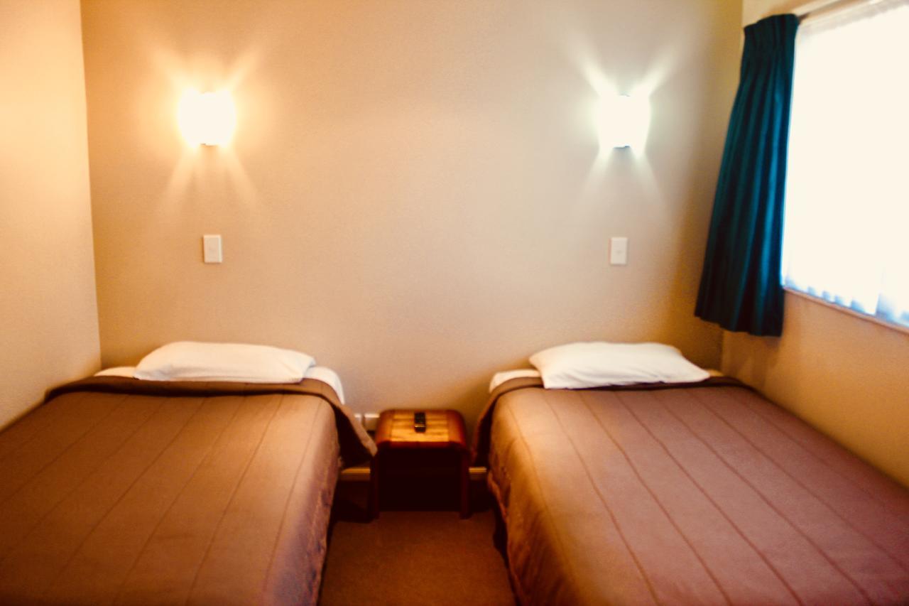 The Nautilus Hotel Napier Bagian luar foto A room at the hotel