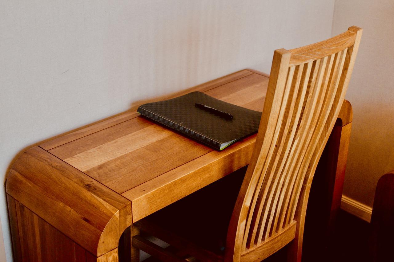 The Nautilus Hotel Napier Bagian luar foto A writing desk